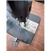 Image 4 : SINGER TREADLE SEWING MACHINE CAST IRON WOOD CABINET WITH GOLD DECALS