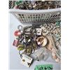 Image 2 : COSTUME JEWELRY MIXED ASSORTED NECKLACES BRACELETS EARRINGS LOT
