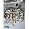 Image 3 : COSTUME JEWELRY MIXED ASSORTED NECKLACES BRACELETS EARRINGS LOT