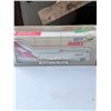 Image 2 : MODEL AIRPLANE SKY MARKS DURABLE PLASTIC QANTAS AIRCRAFT OF THE WORLD BOXED
