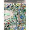 Image 4 : VINTAGE MARBLES UNKNOWN GLASS MIXED COLORS LARGE LOT