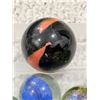 Image 5 : VINTAGE MARBLES UNKNOWN GLASS MIXED COLORS INCLUDING STEELIES AND SWIRLS