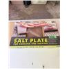 Image 1 : CHARCOAL COMPANION HIMALAYAN SALT PLATE 12 X 8 IN