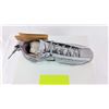 Image 5 : Nike Flyknit Bloom (Taupe Grey/Black-Wolf Grey)