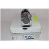 Image 4 : Nike Flyknit Bloom (Taupe Grey/Black-wolf grey)