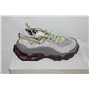 Image 2 : Nike Air Max Flyknit Venture (Platinum Violet/Earth)