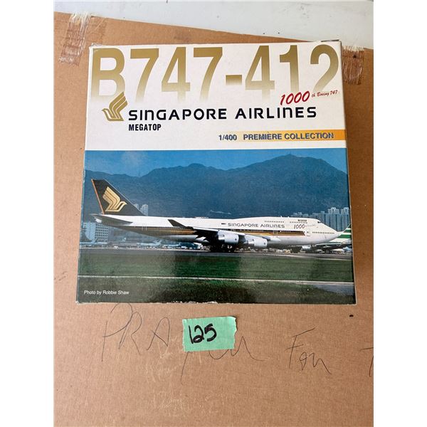 SINGAPORE AIRLINES BOEING 747-412 1/400 MEGATOP MODEL DIECAST