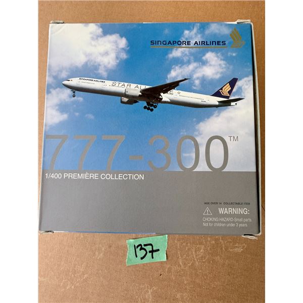 SINGAPORE AIRLINES 777-300 1/400 PREMIERE COLLECTION MODEL AIRPLANE DIECAST