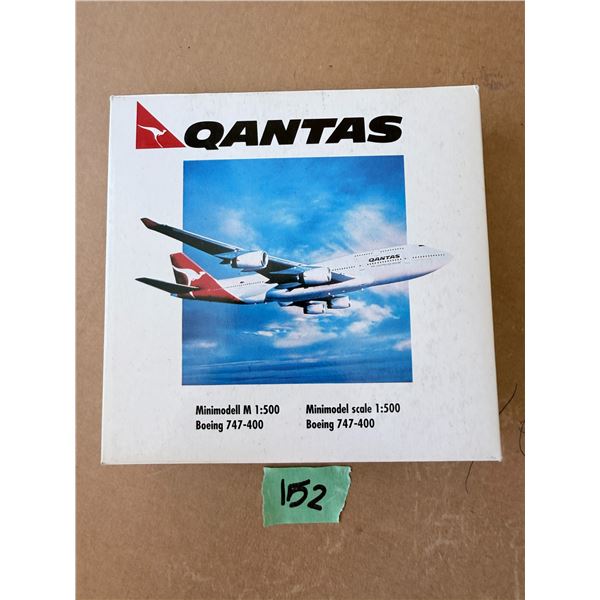 QANTAS BOEING 747-400 MINIMODEL 1:500 DIECAST