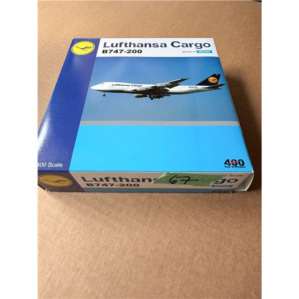 LUFTHANSA CARGO B747-200 MODEL AIRPLANE 1:400 SCALE