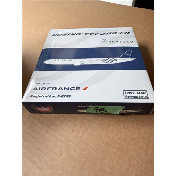 AIR FRANCE SKYTEAM BOEING 777-300ER 1:400 SCALE MODEL AIRPLANE DIECAST