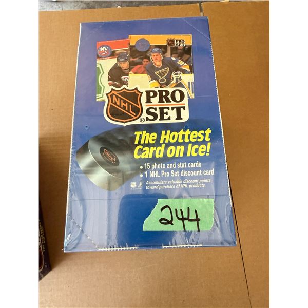 NHL PRO SET 1990 HOCKEY TRADING CARDS BOX (SEALED)