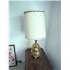 Image 3 : PAIR OF MCM TABLE LAMPS WITH SHADE 38 TALL