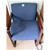 Image 3 : PAIR BLUE UPHOLSTERED ARMCHAIR WITH WOOD ARMS