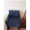 Image 4 : PAIR BLUE UPHOLSTERED ARMCHAIR WITH WOOD ARMS