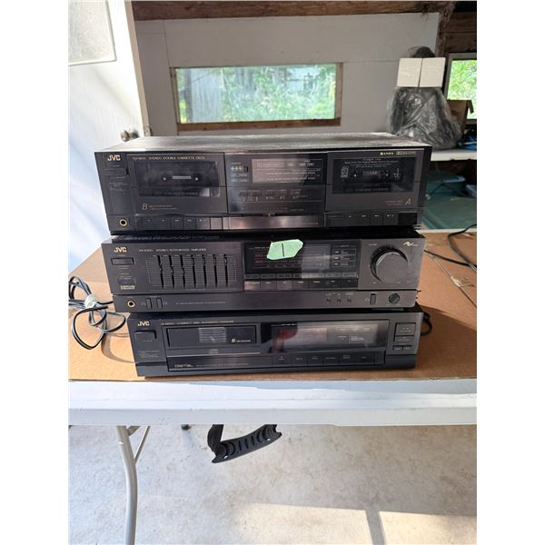 JVC STEREO COMPONENT STACK CASSETTE DECK AMPLIFIER AND CD CHANGER