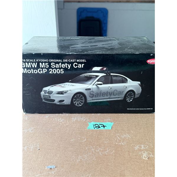 KYOSHO BMW M5 SAFETY CAR 1:18 DIECAST MODEL CAR BNIB