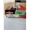 Image 1 : INTERMOUNTAIN RAILWAY CO. PFE BLACK & WHITE R-40-23 REFRIGERATOR CAR MODEL TRAIN