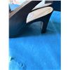Image 3 : LIZ CLAIBORNES BLACK WOMENS SLINGBACK HEELS (SIZE 8)