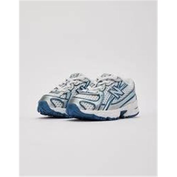 New Balance Kids 740 Bungee Lace (Blue), Nike Vomero 5 (Pearl Pink/Vast Grey)