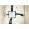 Image 2 : Kingsdown Royale Plush Throw - Ivory