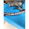 Image 3 : QUEST COMPOUND BOW WITH ARROWS AND CAMOUFLAGE CASE LEFT HANDED