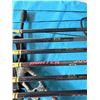 Image 5 : QUEST COMPOUND BOW WITH ARROWS AND CAMOUFLAGE CASE LEFT HANDED