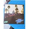 Image 1 : EAGLES HOTEL CALIFORNIA VINYL RECORD