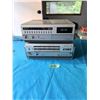 Image 1 : SANYO VTT 481 VIDEO TUNER AND VPR 4800 VCR LOT