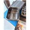 Image 2 : MIXED LOT OF BAKEWARE, MUFFIN TINS AND CAKE PANS BRAND NEW
