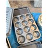 Image 4 : MIXED LOT OF BAKEWARE, MUFFIN TINS AND CAKE PANS BRAND NEW