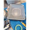 Image 8 : MIXED LOT OF BAKEWARE, MUFFIN TINS AND CAKE PANS BRAND NEW