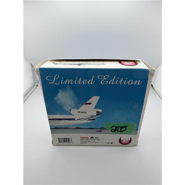 AEROFLOT MCDONNELL DOUGLAS DC-10-40 DIECAST MODEL AIRPLANE