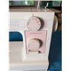 Image 11 : BERNINA ACTIVA 125 SEWING MACHINE