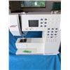 Image 1 : BERNINA ACTIVA 125 SEWING MACHINE