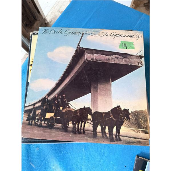 THE DOOBIE BROTHERS THE CAPTAIN AND ME 4 VINYL RECORD