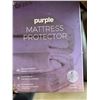 Image 2 : Purple Dual-Layer Mattress Protector – White – Queen Size