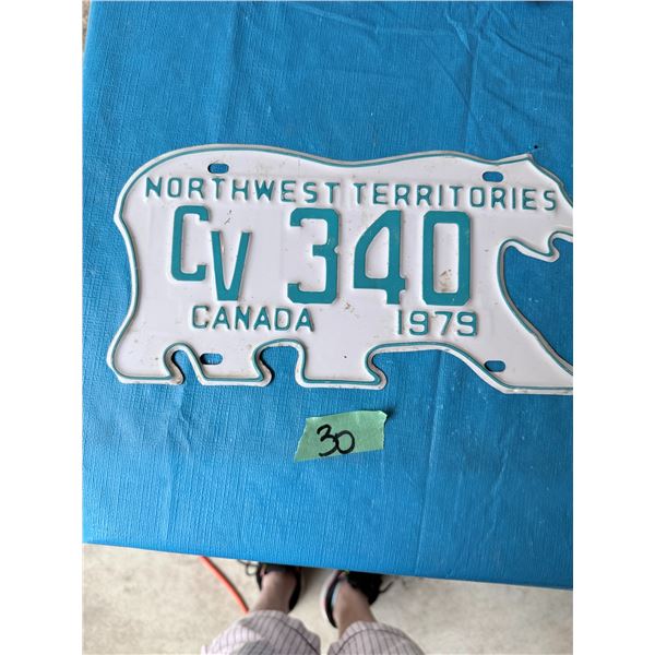 1979 NORTHWEST TERRITORIES CANADA LICENSE PLATE