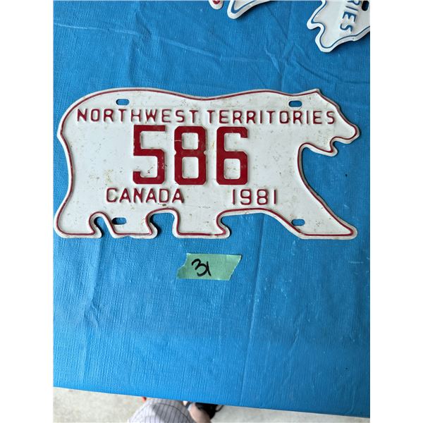 1981 NORTHWEST TERRITORIES 586 LICENSE PLATE LOW DIGIT #586
