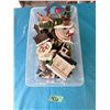 Image 1 : MIXED LOT CHRISTMAS VILLAGE AND HOLIDAY DECORATIONS