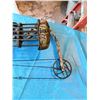 Image 6 : COMPOUND BOW LOT WITH ARROWS LEFT HANDED BRAND NEW