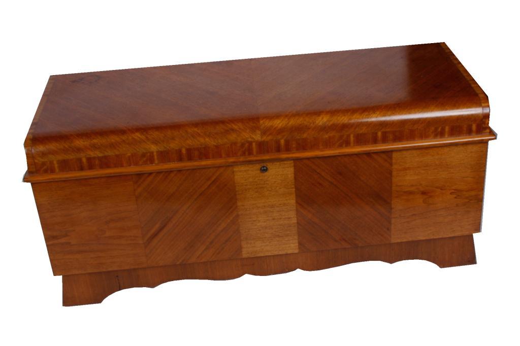 Honey Oak Hope Chest Made By The Lane Co Cedar Lined In Overall Image 1 Honey Oak Hope Chest Made By The Lane Co Cedar Lined