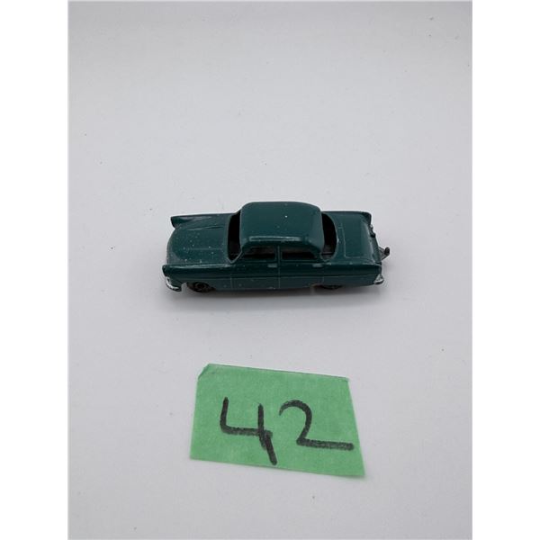 LESNEY/MATCHBOX NO. 33 FORD ZODIAC
