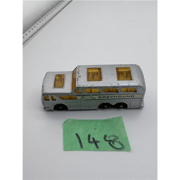 LESNEY/MATCHBOX NO. 66 GREYHOUND COACH