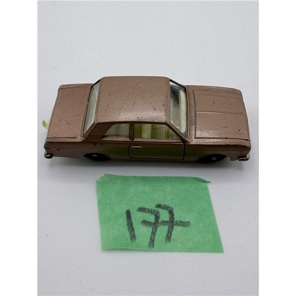 LESNEY/MATCHBOX NO. 25 FORD CORTINA