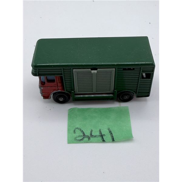 LESNEY/MATCHBOX NO. 17 HORSE BOX DIECAST
