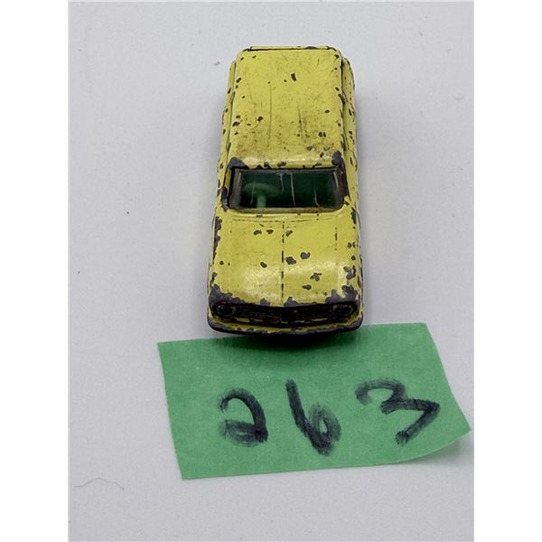 LESNEY/MATCHBOX NO. 38 VAUXHALL VICTOR ESTATE CAR DIECAST