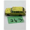 Image 4 : LESNEY/MATCHBOX NO. 38 VAUXHALL VICTOR ESTATE CAR DIECAST