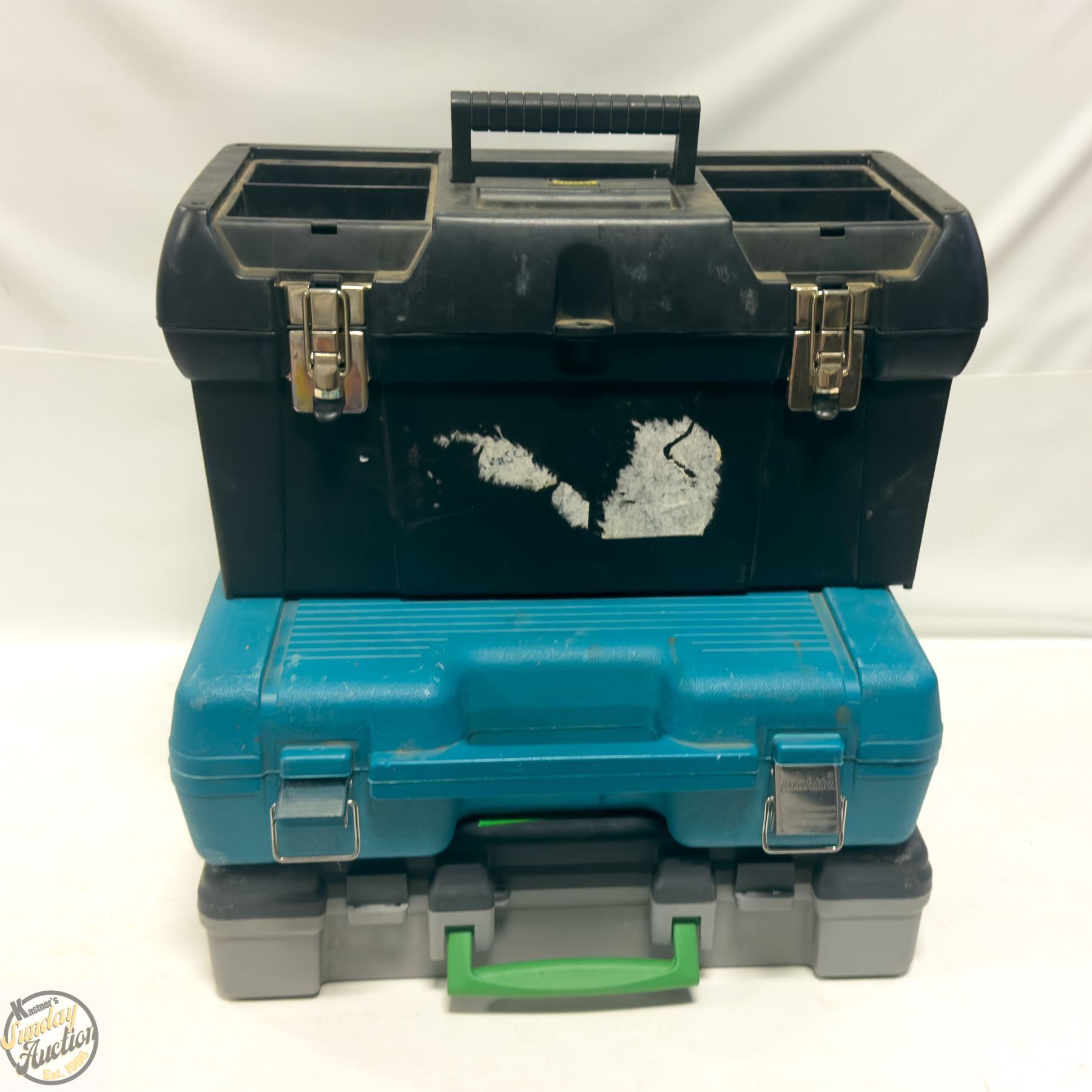 1343 - PLASTIC TOOL BOXES ALL TOGETHER - Kastner Auctions