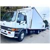 Image 4 : 2004 Hino FE truck 5-TON (Exterior color: White · Interior color: Black)